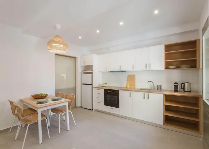 Lindas Convent Garden 1