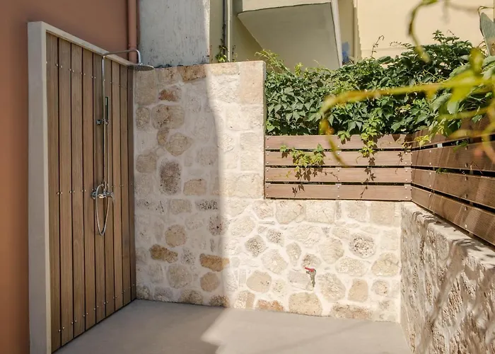 Дом отдыха Lindas Convent Garden 1 *