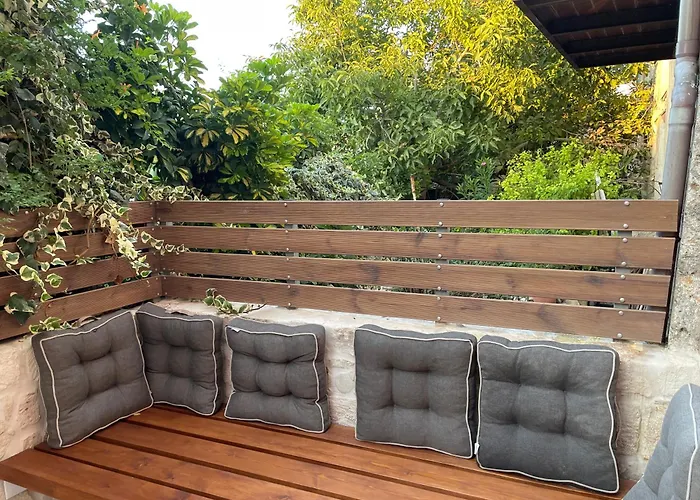 Lindas Convent Garden 1