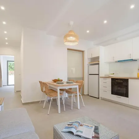 Lindas Convent Garden 1 Chania (Crete)