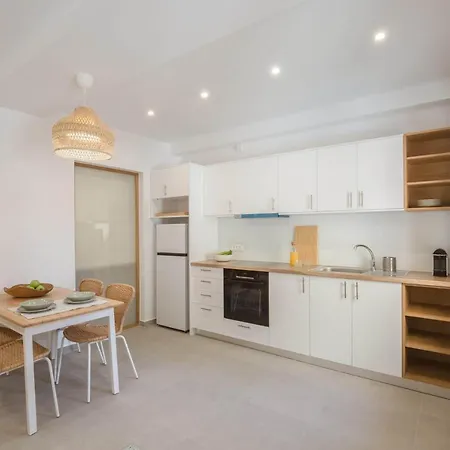 Lindas Convent Garden 1