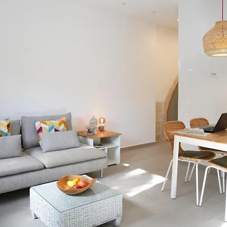 Semesterbostad Lindas Convent Garden 1 *